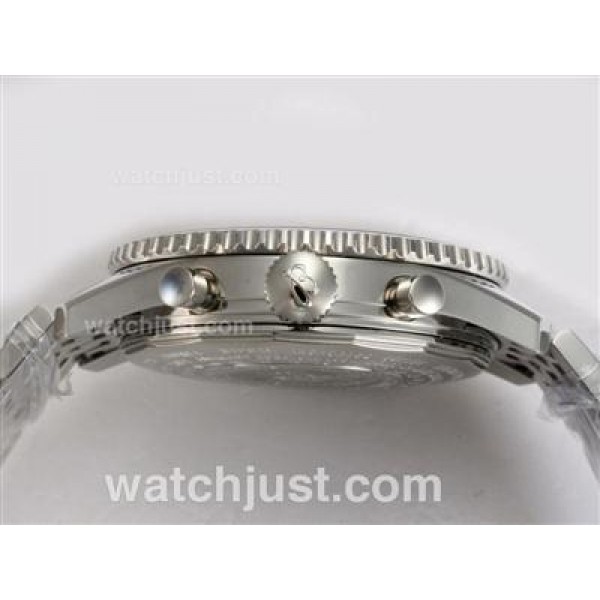Breitling Navitimer World Swiss Valjoux 7750 Movement with White Dial