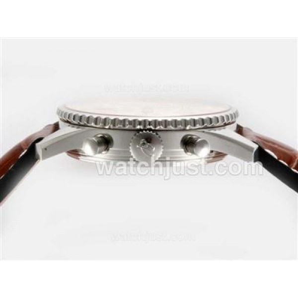 Breitling Navitimer World with Swiss Valjoux 7750 Movement-Deployment Buckle